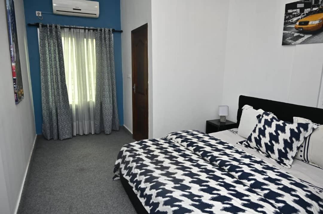 Appartement Cosy Gold Bonapriso Douala Exterior photo